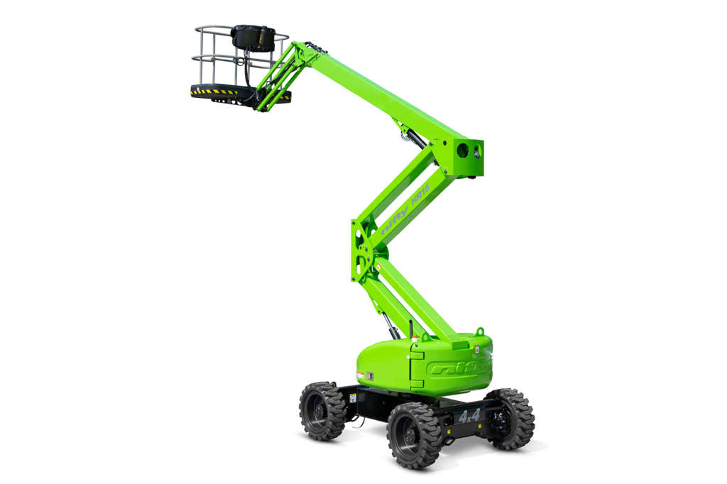 hr15-4x4-booms-up-scaled.jpg